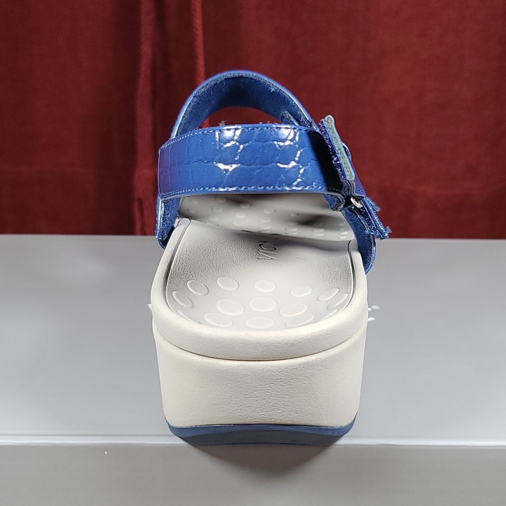 Vionic Roma Platform Sandals - Picture 4 of 5